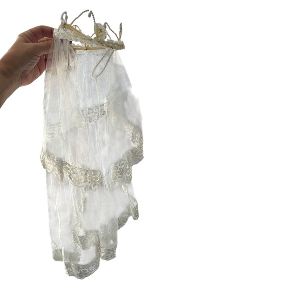 Vintage JCPenney 1st Communion Dress with Veil, Lace Trim, Long Sleeve, Size 6X - Picture 8 of 12